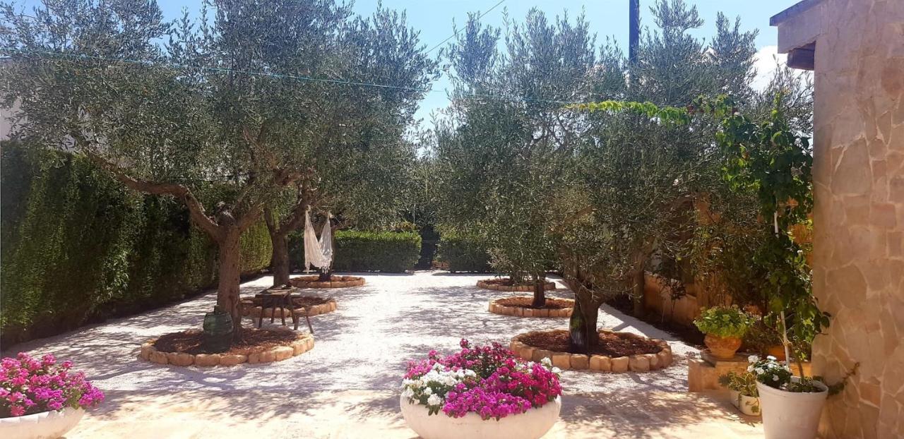 Villa I Cinque Trulli With Swimming Pool à Martina Franca Extérieur photo